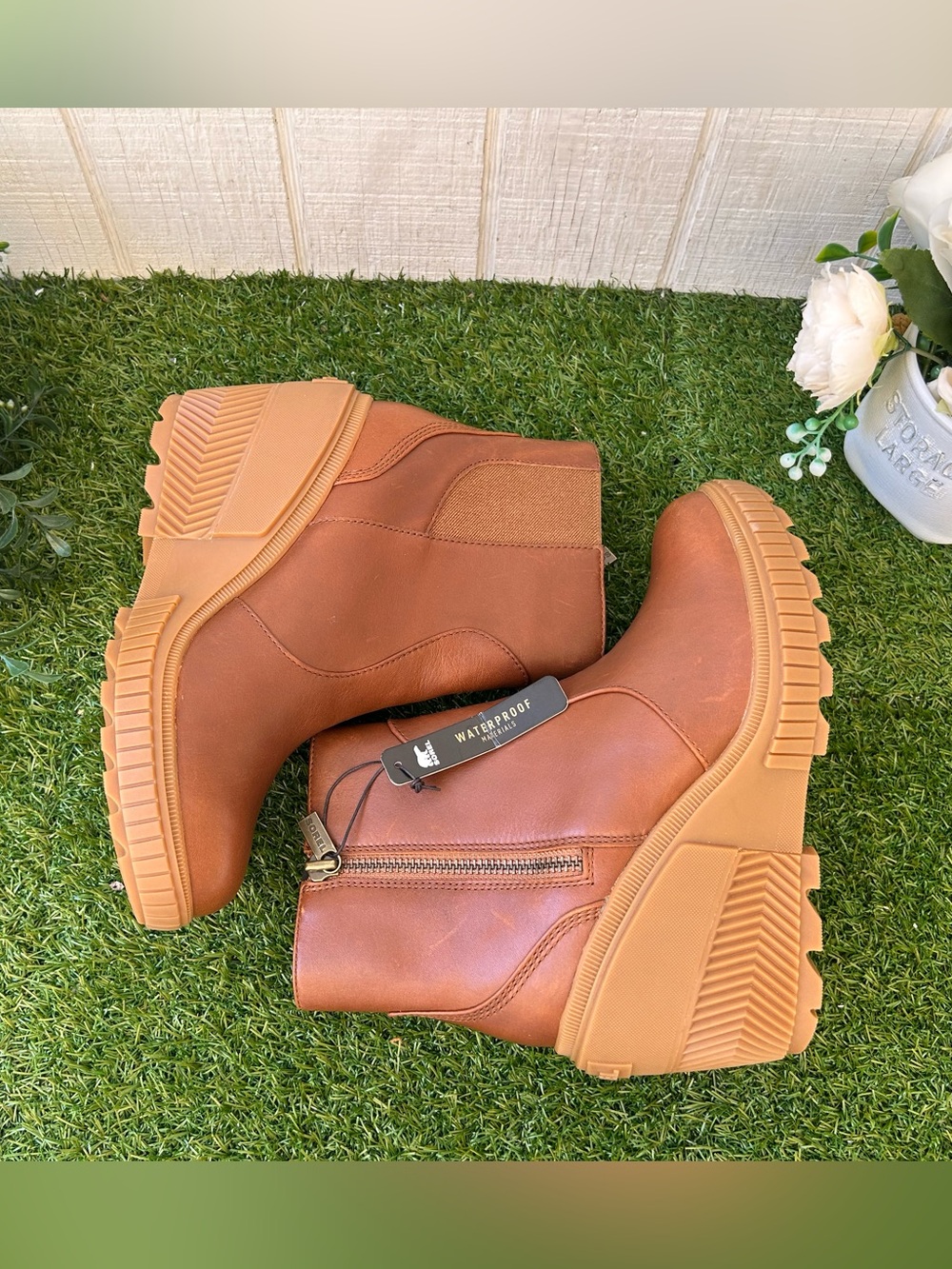 SOREL women 
Ona Ave'' Zip Wedge Booties Color: Velvet Tan, Gum 2 size 9.5 new - Picture 14 of 16